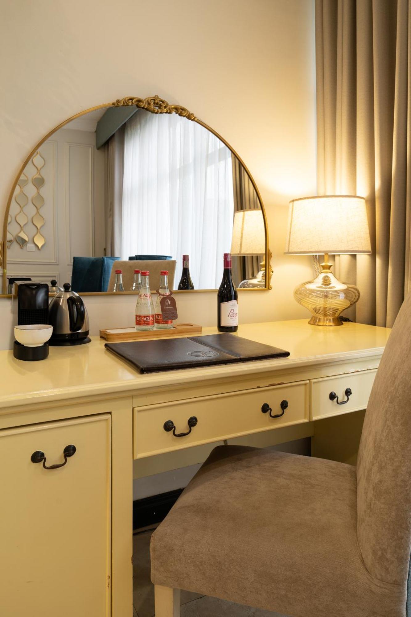 Executive Suite